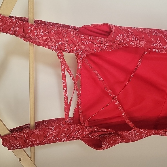 Lulus Red Floral Midi Dress Side Slit EUC Size Small - Picture 4 of 5